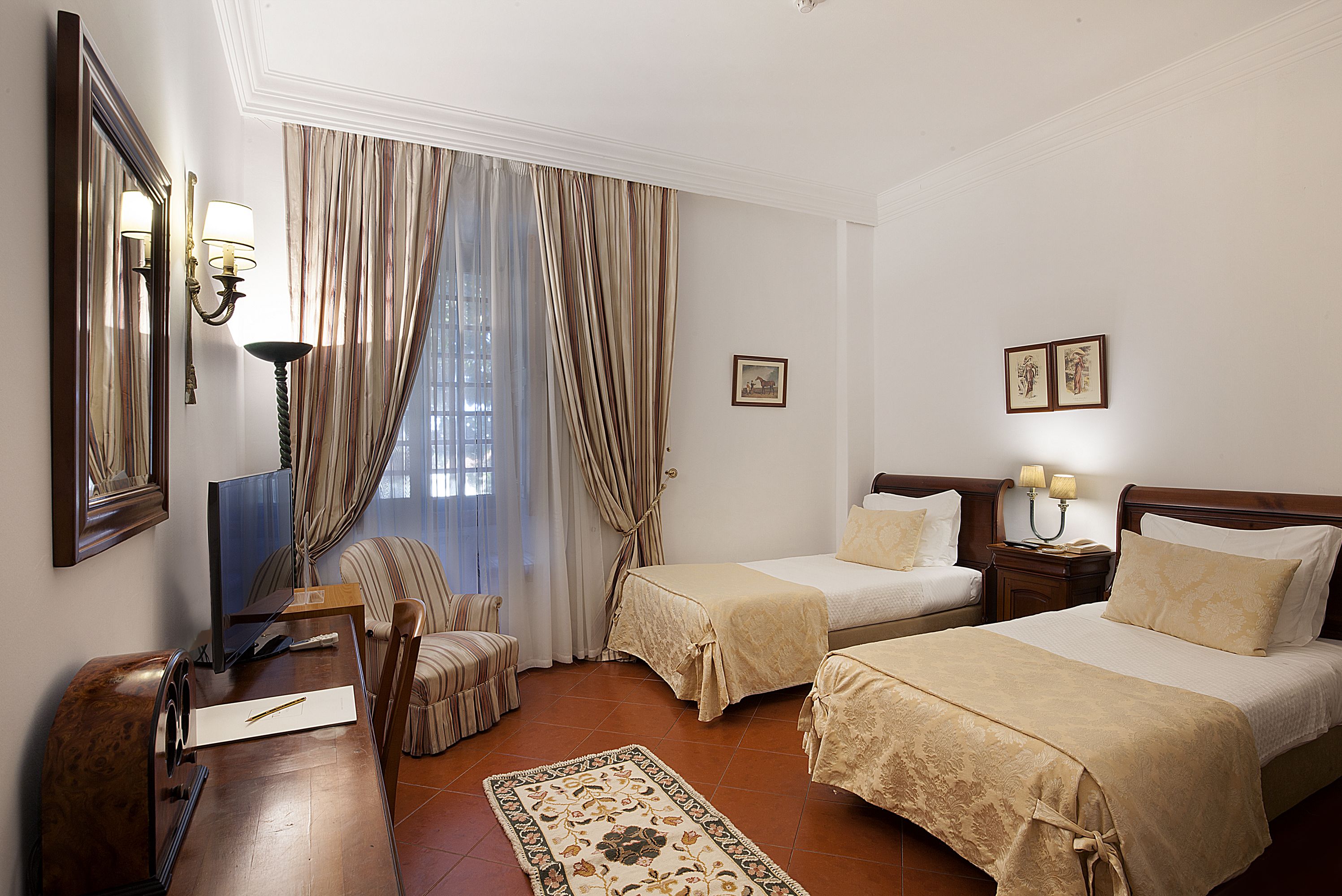 standard twin room | living area | tv