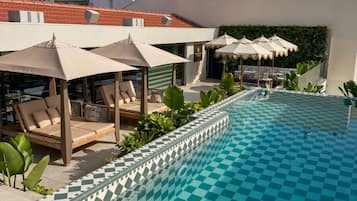 Seasonal outdoor pool