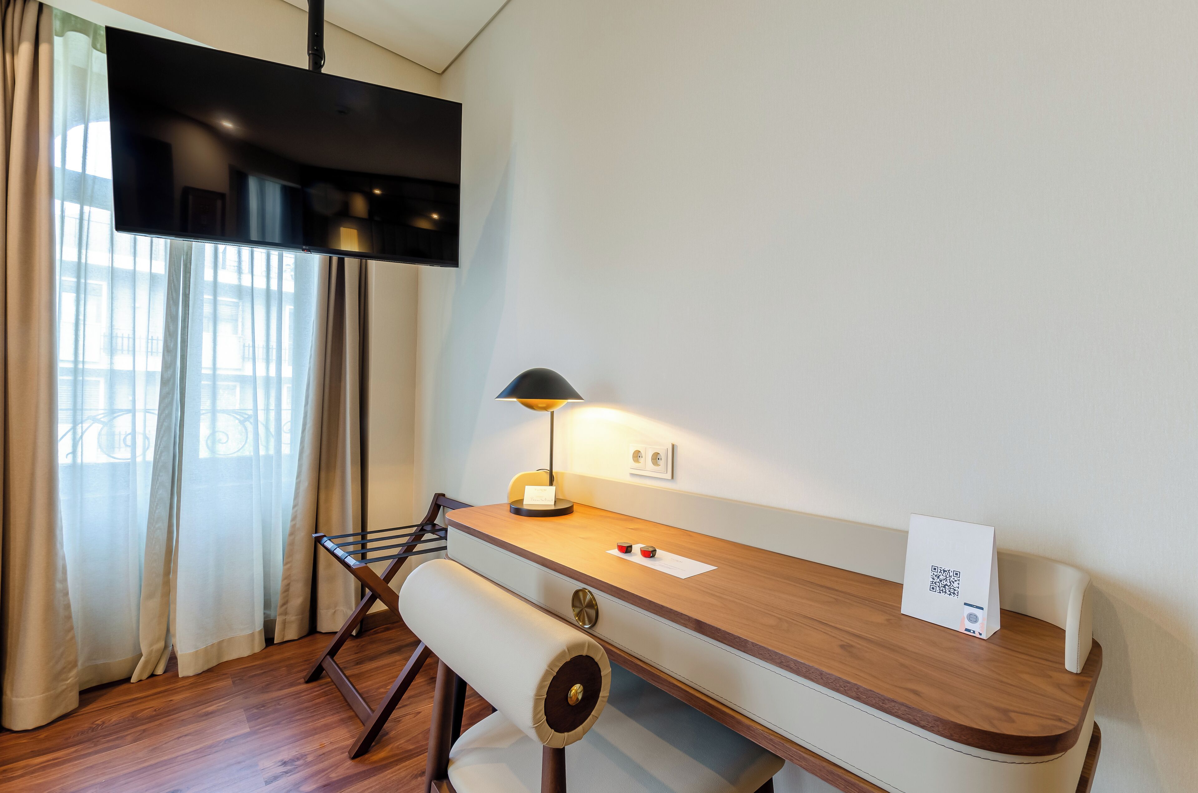 1 bedroom, minibar, in-room safe, blackout curtains