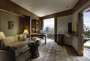 Executive Suite, 1 King Bed | View from room