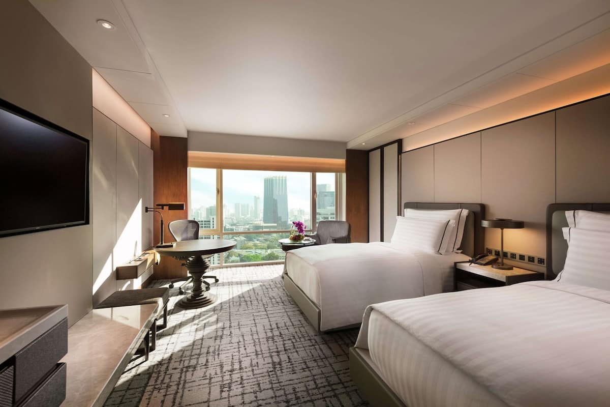 Select-Comfort-Betten, Minibar, Zimmersafe, Schreibtisch