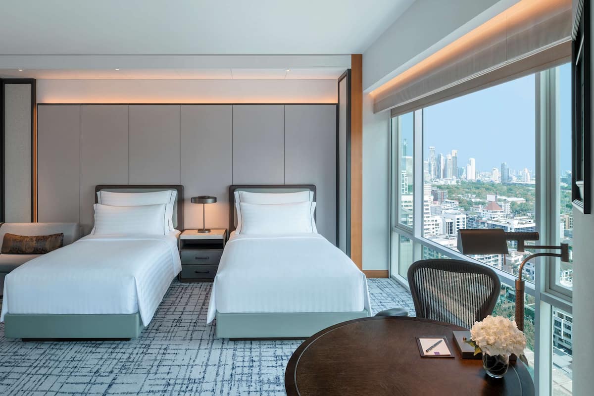 Grand Room, 2 Single Beds (Premium) | Hypo-allergenic bedding, Select Comfort beds, free minibar items