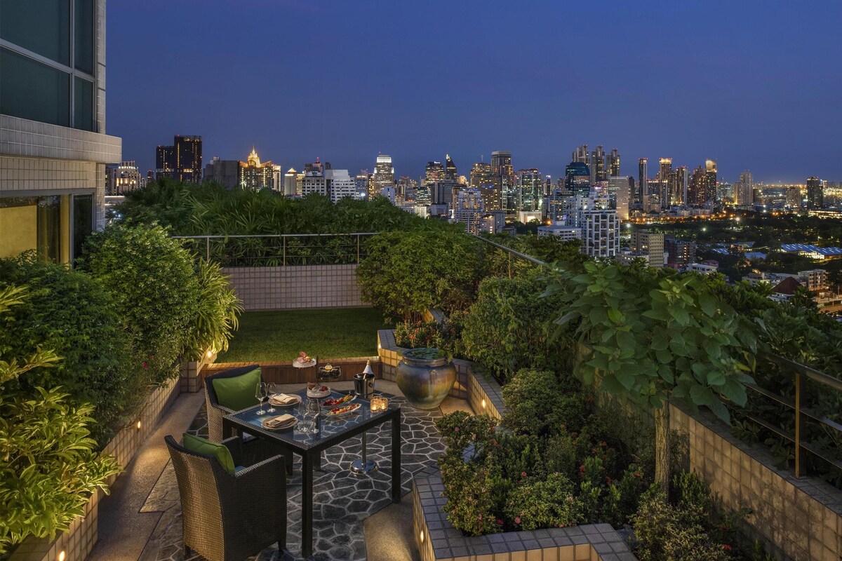 Conrad Bangkok room