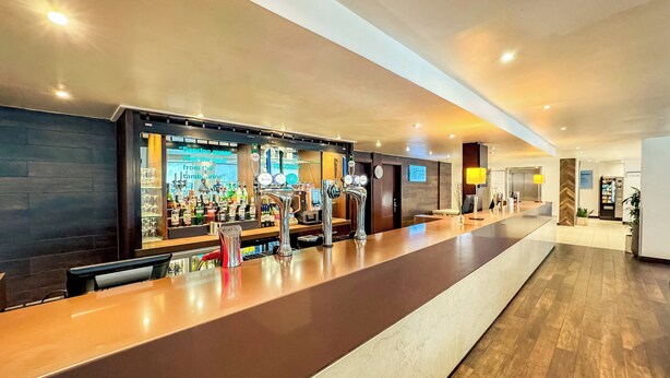 酒吧（店内）