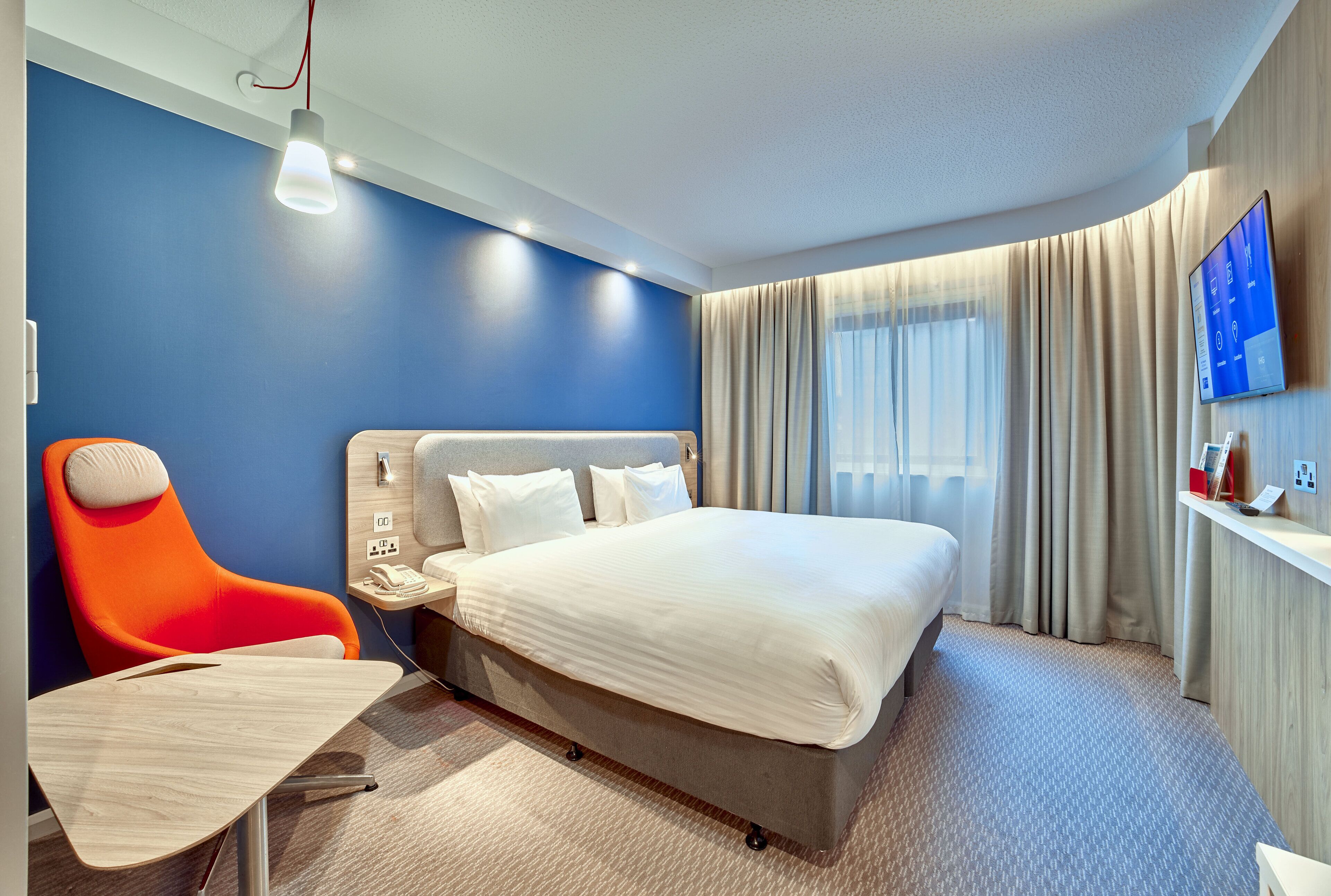 in-room safe, desk, free wifi, bed sheets