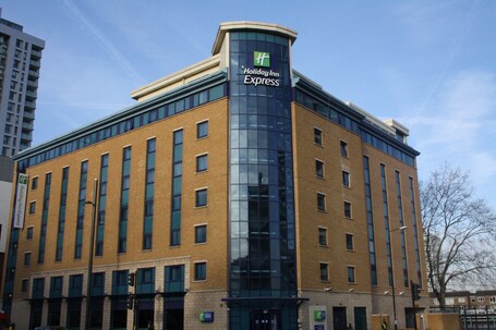 Holiday Inn Express London - Stratford by IHG - view 2