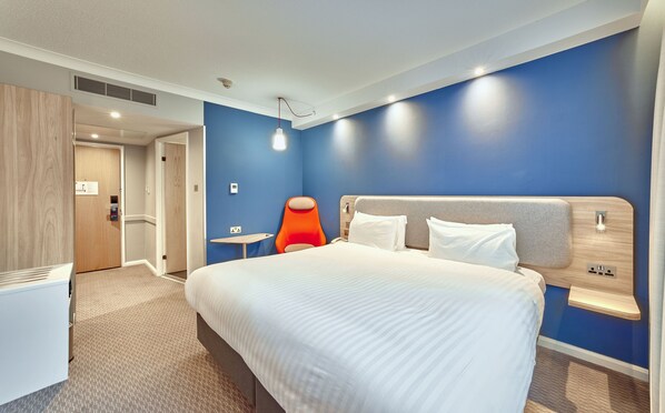 خزنة داخل الغرفة ومكتب وواي فاي مجانًا ومل�اءات أسرّة