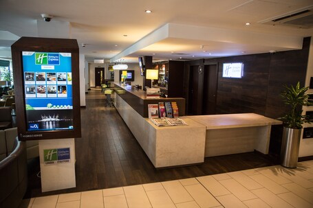 Holiday Inn Express London - Stratford by IHG - view 3