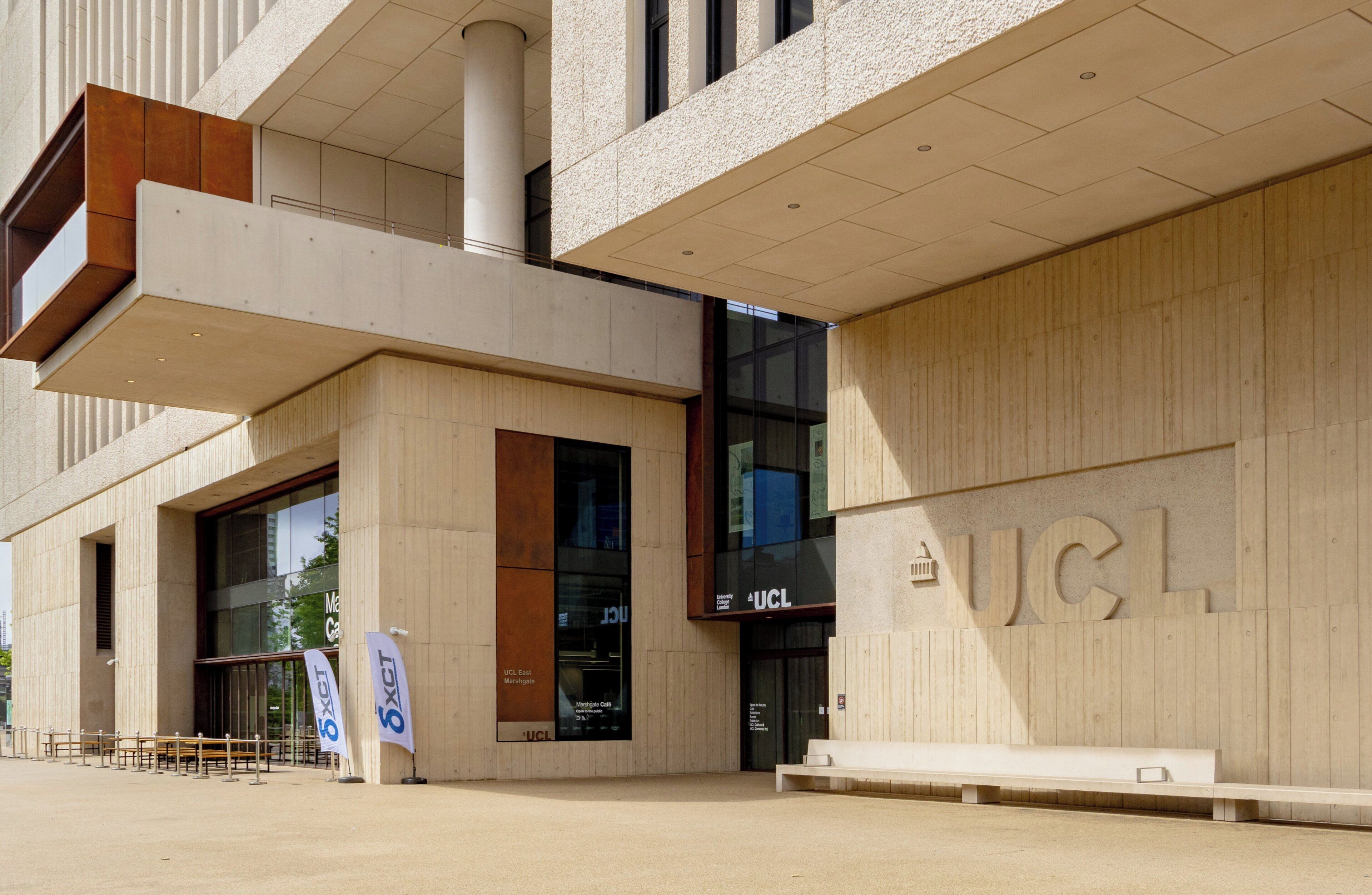 Photo - Holiday Inn Express London - Stratford by IHG