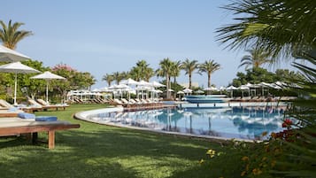 Indoor pool, 4 outdoor pools, pool umbrellas, sun loungers