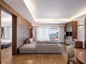 Imperial 2 Bedroom Suite Waterfront | Living area