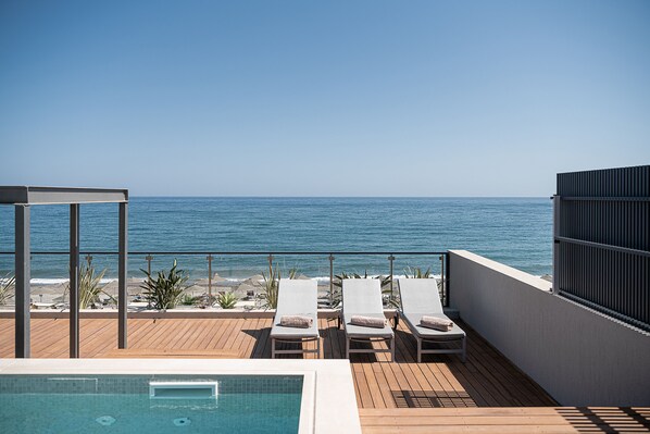 Imperial 2 Bedroom Suite Waterfront