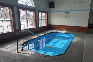 Piscine intérieure