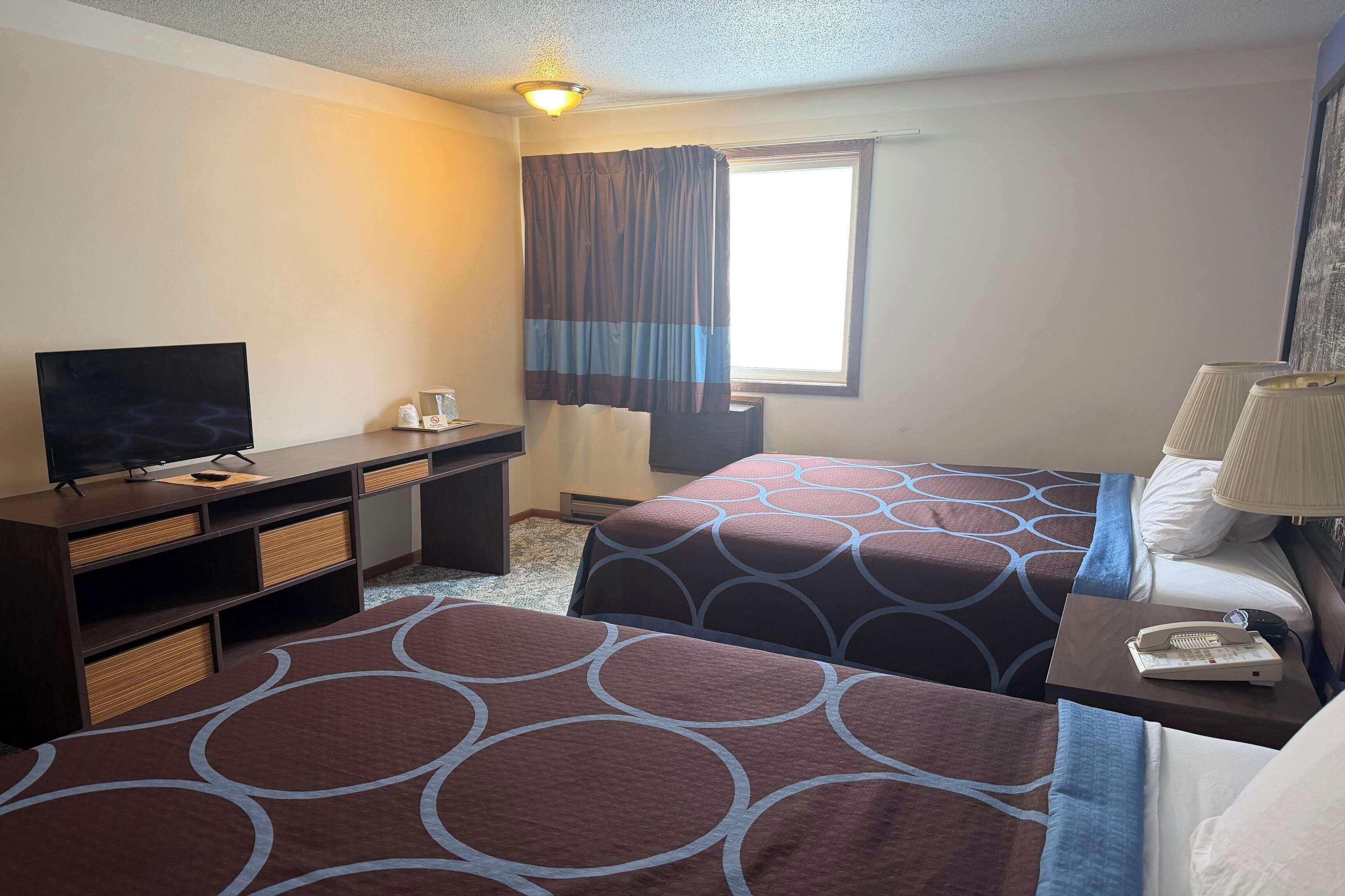 Premium bedding, in-room safe, desk, soundproofing
