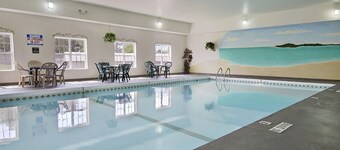 โฮเทลไอรอนเมาน์เทนอินน์แอนด์สวีทส์