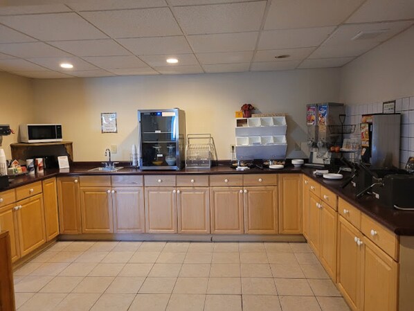 Free daily continental breakfast 