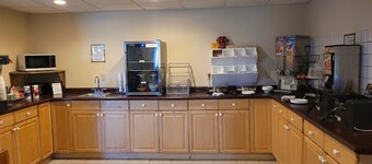 Hotel Iron Mountain Inn & Suites