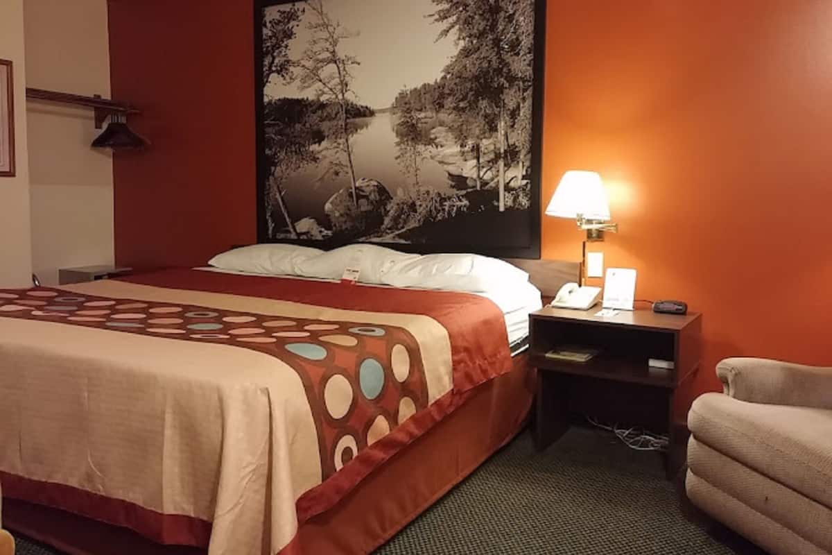 In-room safe, desk, soundproofing, free WiFi