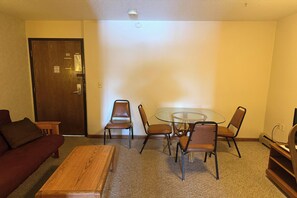 Coffre-fort, bureau, système d’insonorisation, accès au Wi-Fi (inclus)