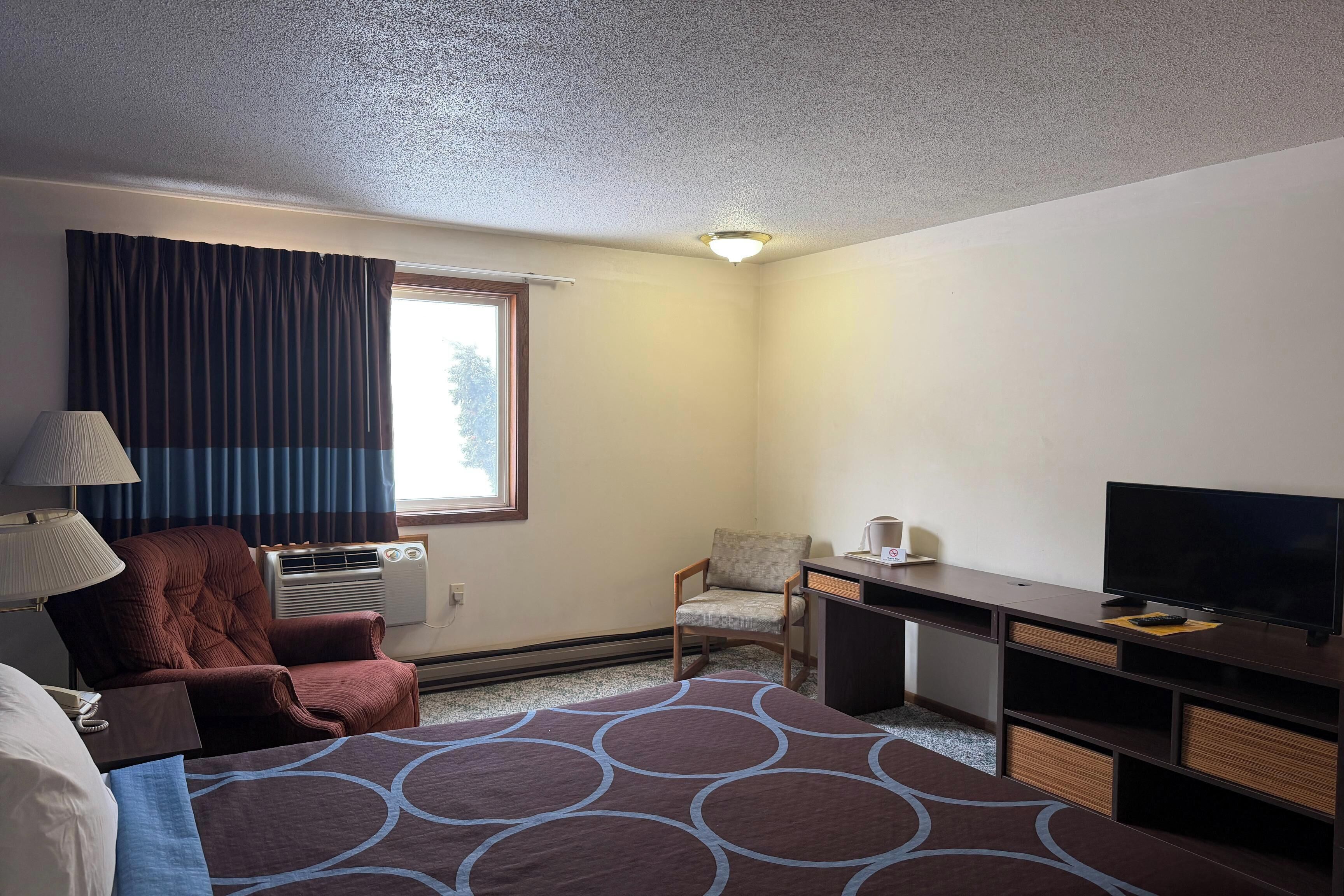 Pengeskab på værelset, skrivebord, lydisolering, gratis Wi-Fi