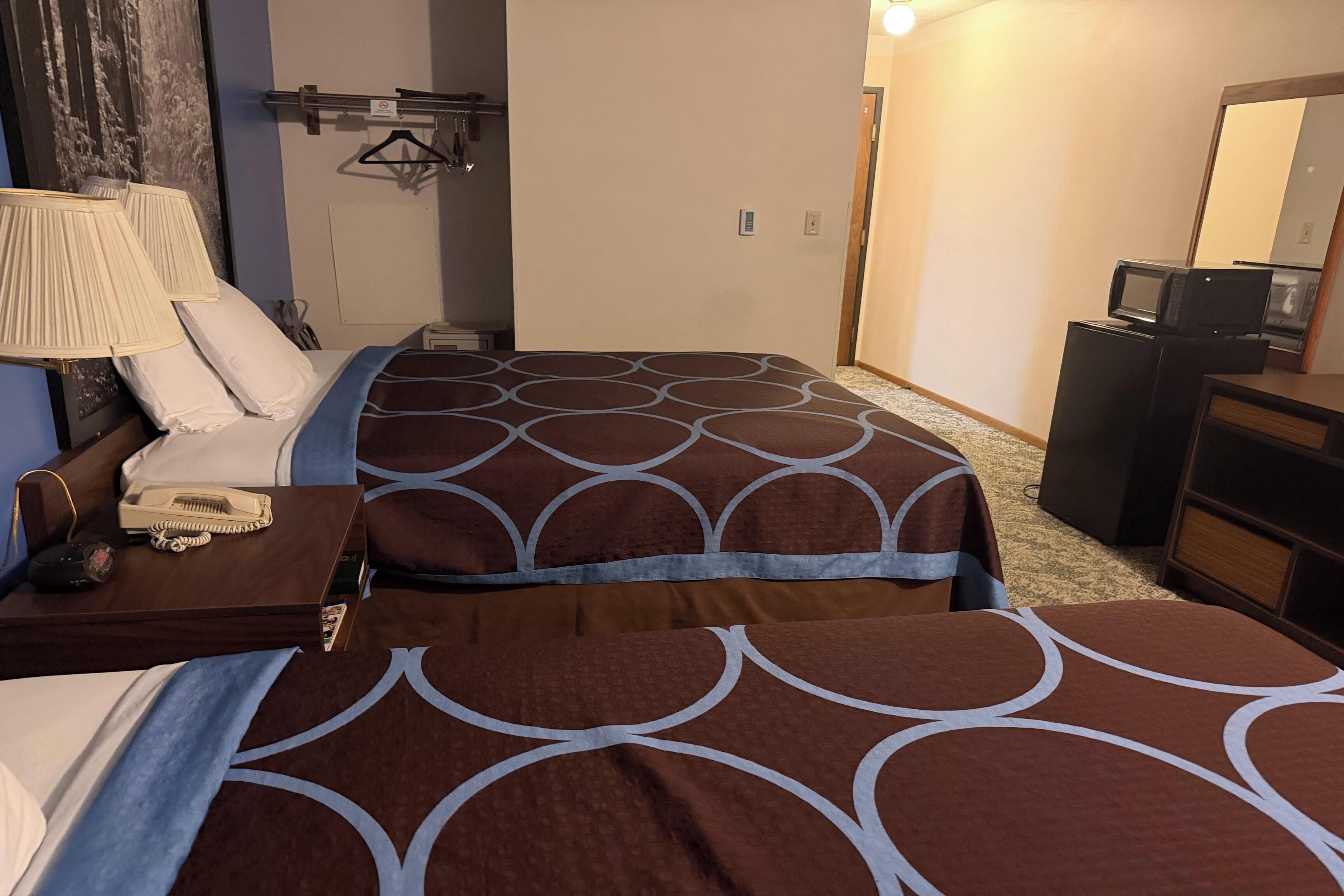 Premium bedding, in-room safe, desk, soundproofing