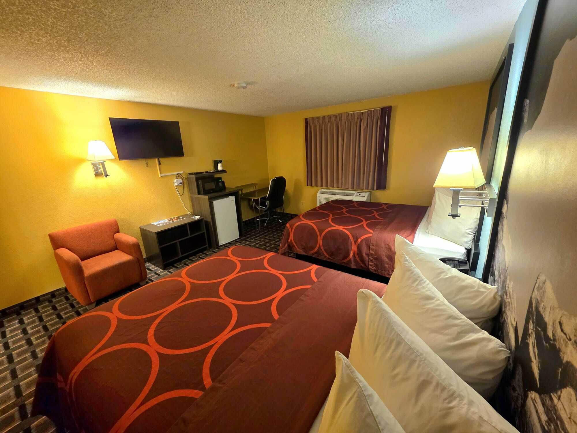Premium bedding, desk, rollaway beds, free WiFi