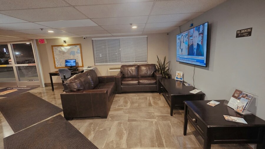 Super 8 by Wyndham Henderson North East Denver