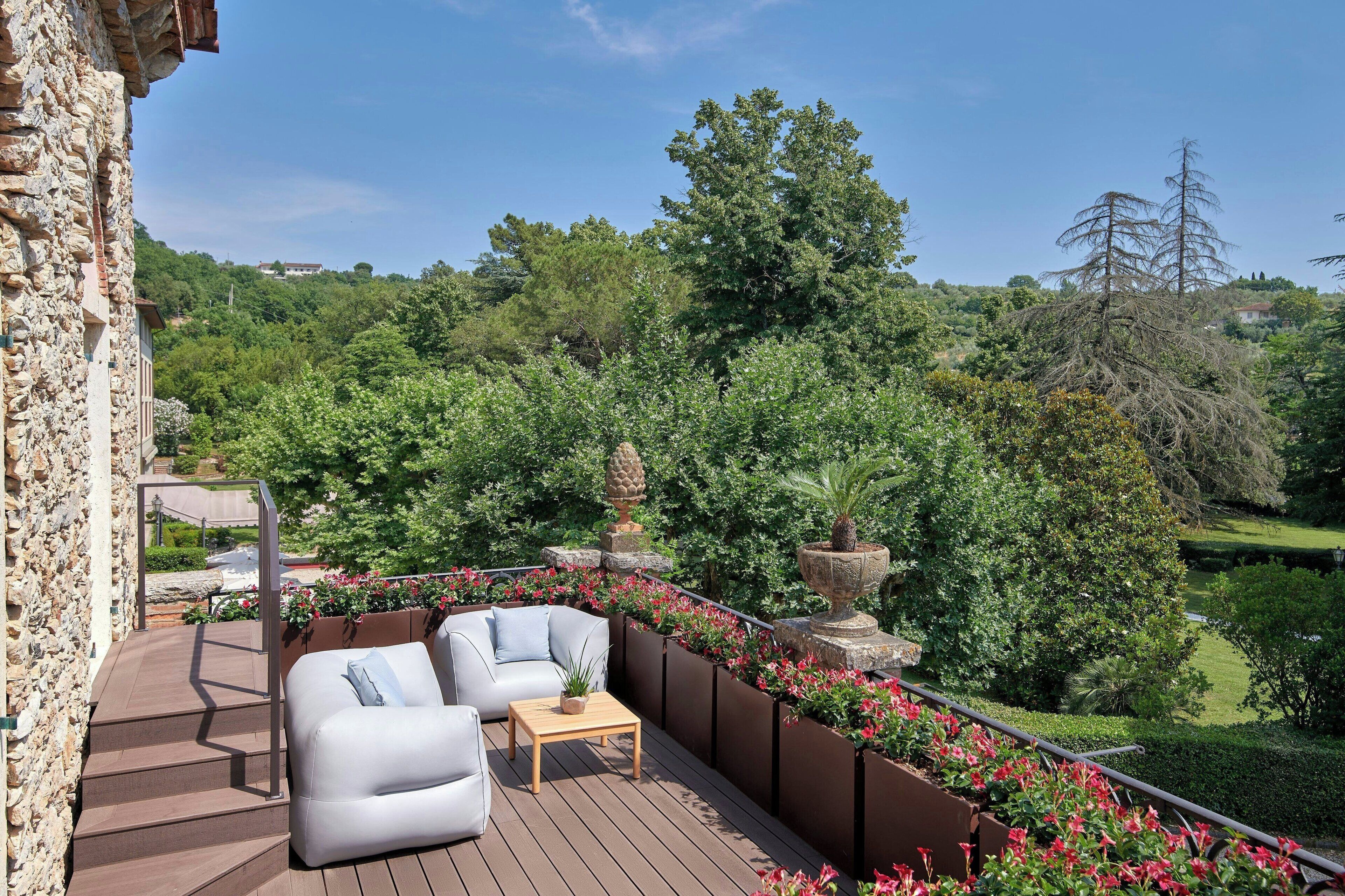 grand room, 1 king bed, non smoking, terrace (garden view) | 1 bedroom, hypo-allergenic bedding, down duvets, minibar