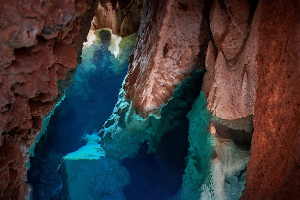 Una bañera de hidromasaje, aguas termales/minerales