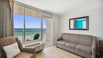 標準客房, 1 張特大雙人床和 1 張沙發床, 海灘景觀, 地面層 | 高級寢具、遮光布/窗簾、免費無線上網、床單