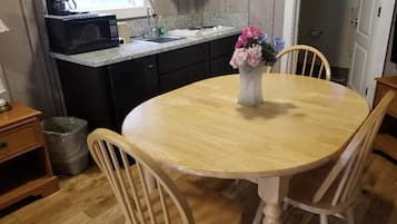平房, 2 間臥室 | 房內用餐