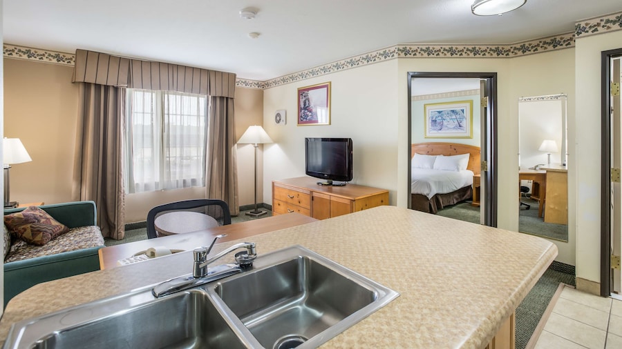 Americas Best Value Inn & Suites Three Rivers