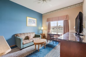 Suite, 1 King Bed, Non Smoking, Kitchen | Hypo-allergenic bedding, desk, iron/ironing board, free WiFi