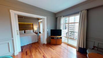 Suite Junior Deluxe | Frigobar, cofres nos quartos, escrivaninha, Wi-Fi de cortesia