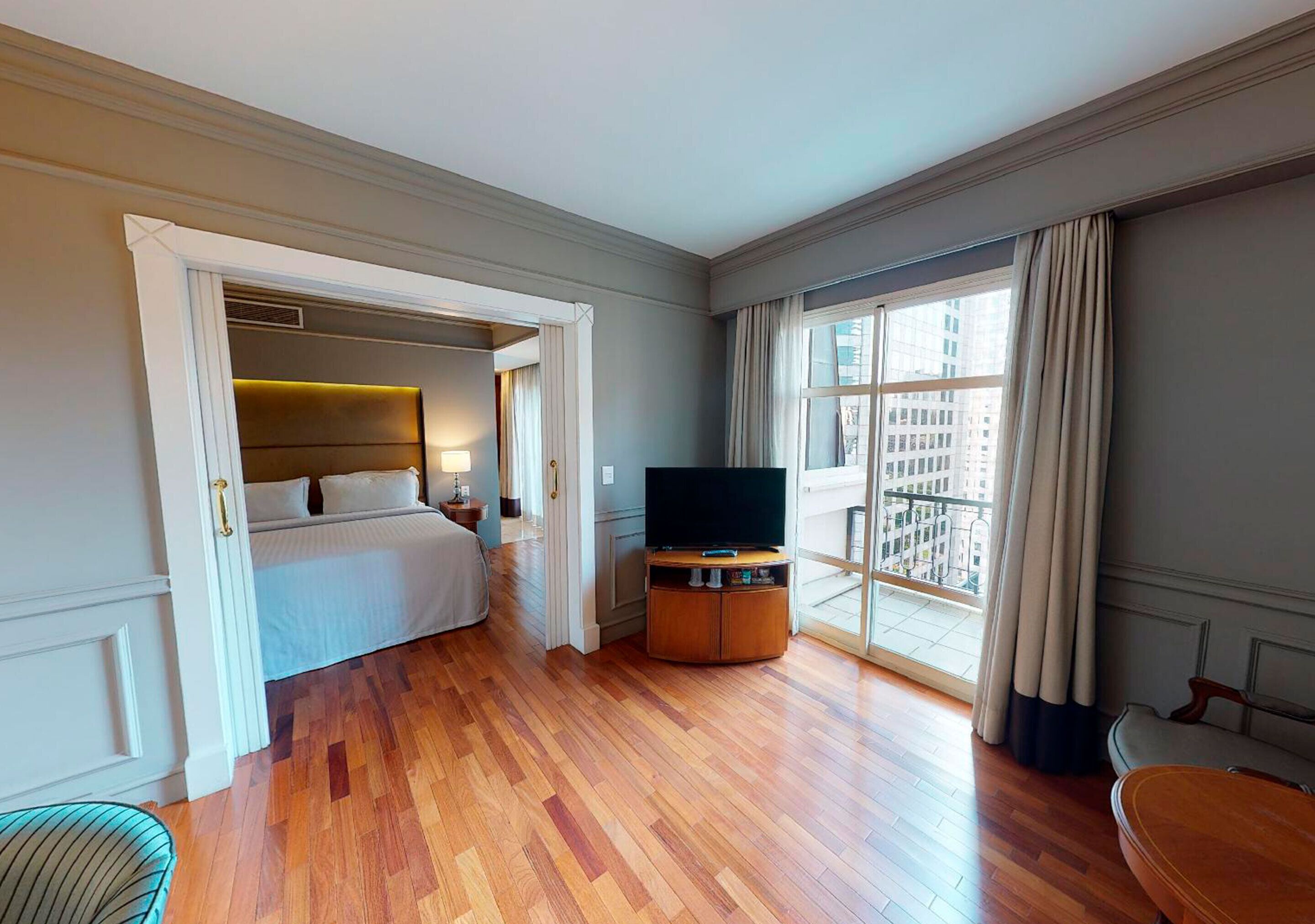 Minibar, in-room safe, desk, free WiFi