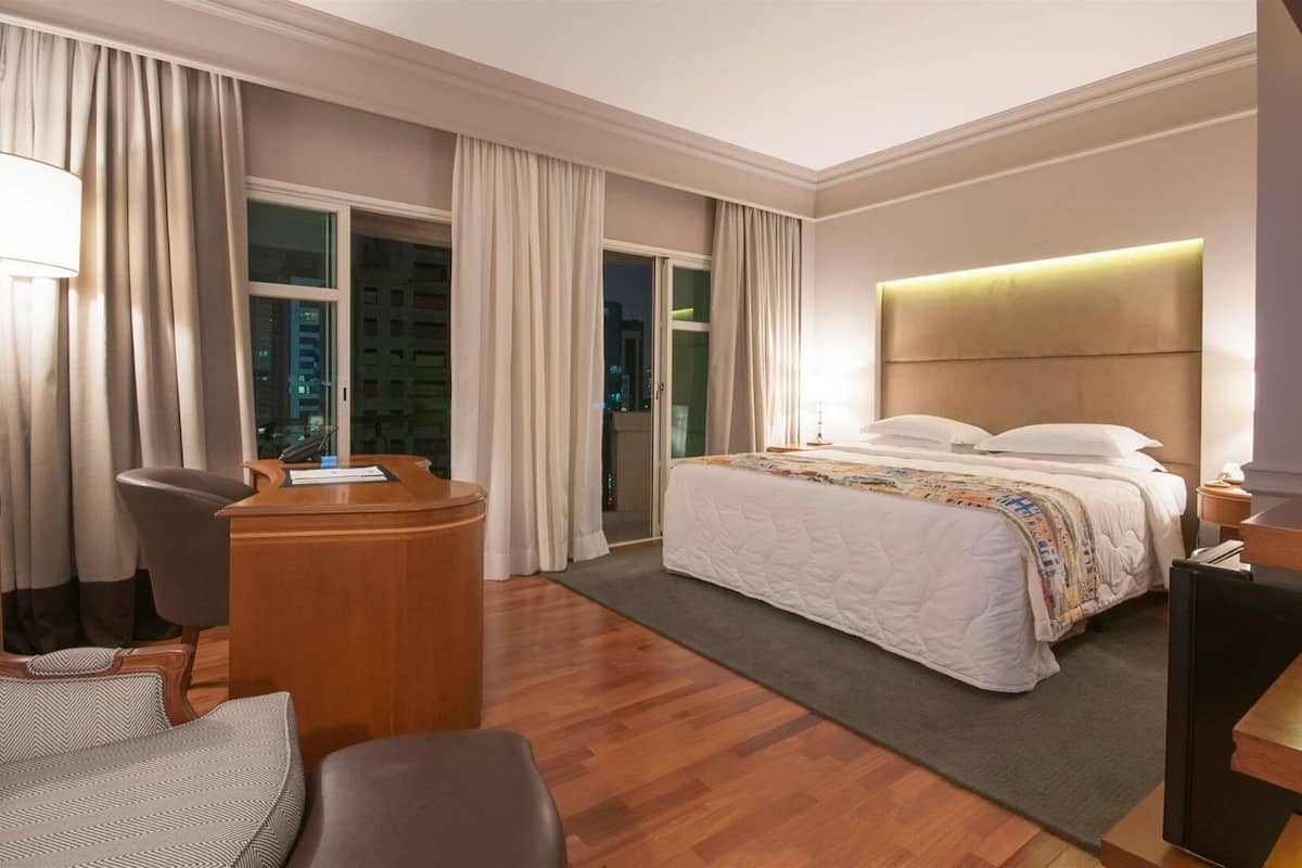 Minibar, in-room safe, desk, free WiFi