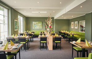 Daily buffet breakfast for a fee - AKZENT Hotel Aufkirchen (Oberding)