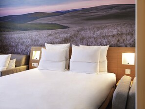 Superior Room, 1 Queen Bed with Sofa bed | Hypo-allergenic bedding, down comforters, memory foam beds, in-room safe