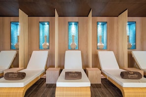 Couples treatment room(s), sauna, hot tub, steam room