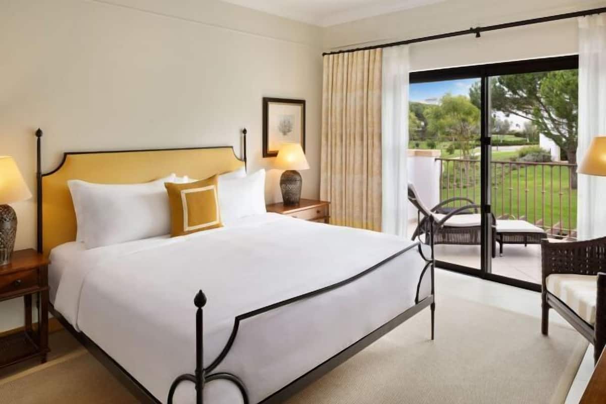 Premium bedding, pillow-top beds, in-room safe, desk