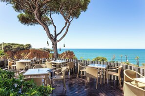 9 restaurants, breakfast, lunch, dinner served; Regional cuisine