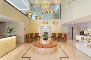Couples treatment rooms, sauna, hot tub, steam room, Turkish bath