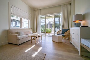 Flat-screen TV - WaterColor Inn & Resort (Santa Rosa Beach)