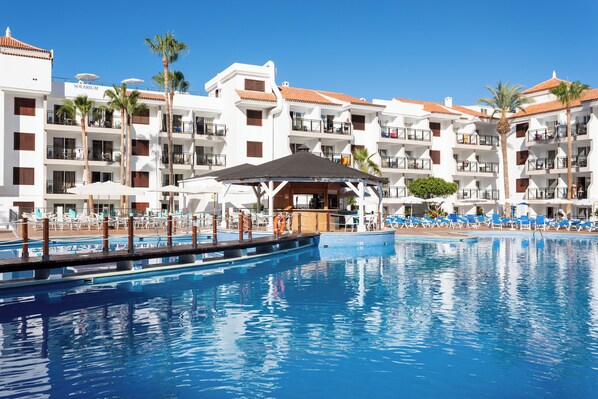 Indoor pool, 2 outdoor pools, pool umbrellas, pool loungers