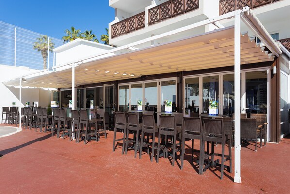 2 restaurants; breakfast, lunch, and dinner served - Globales Tamaimo Tropical (Santiago del Teide)