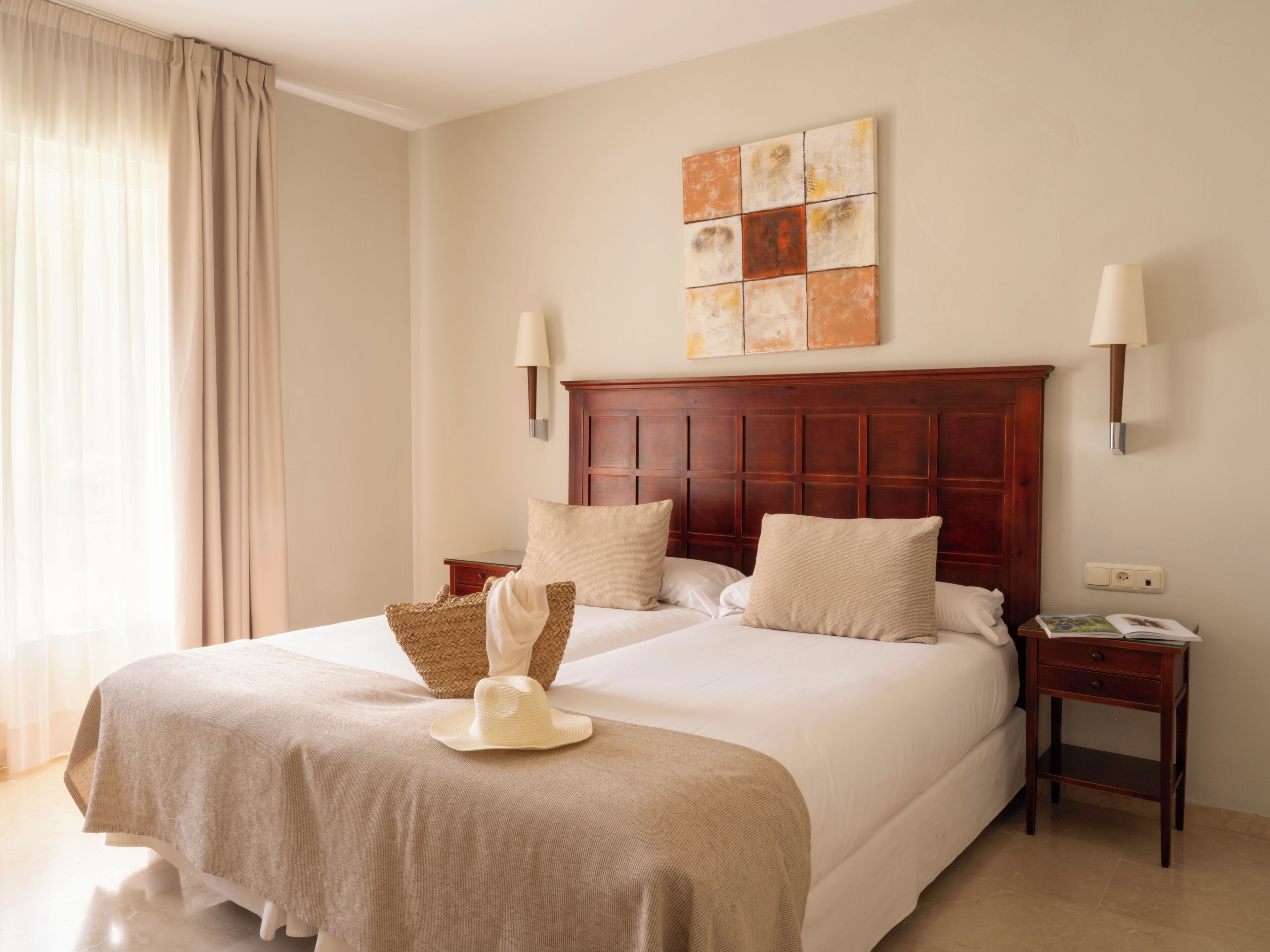 1 bedroom, in-room safe, desk, blackout curtains