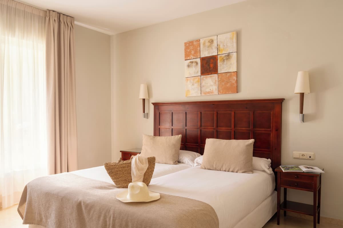 1 bedroom, in-room safe, desk, blackout drapes
