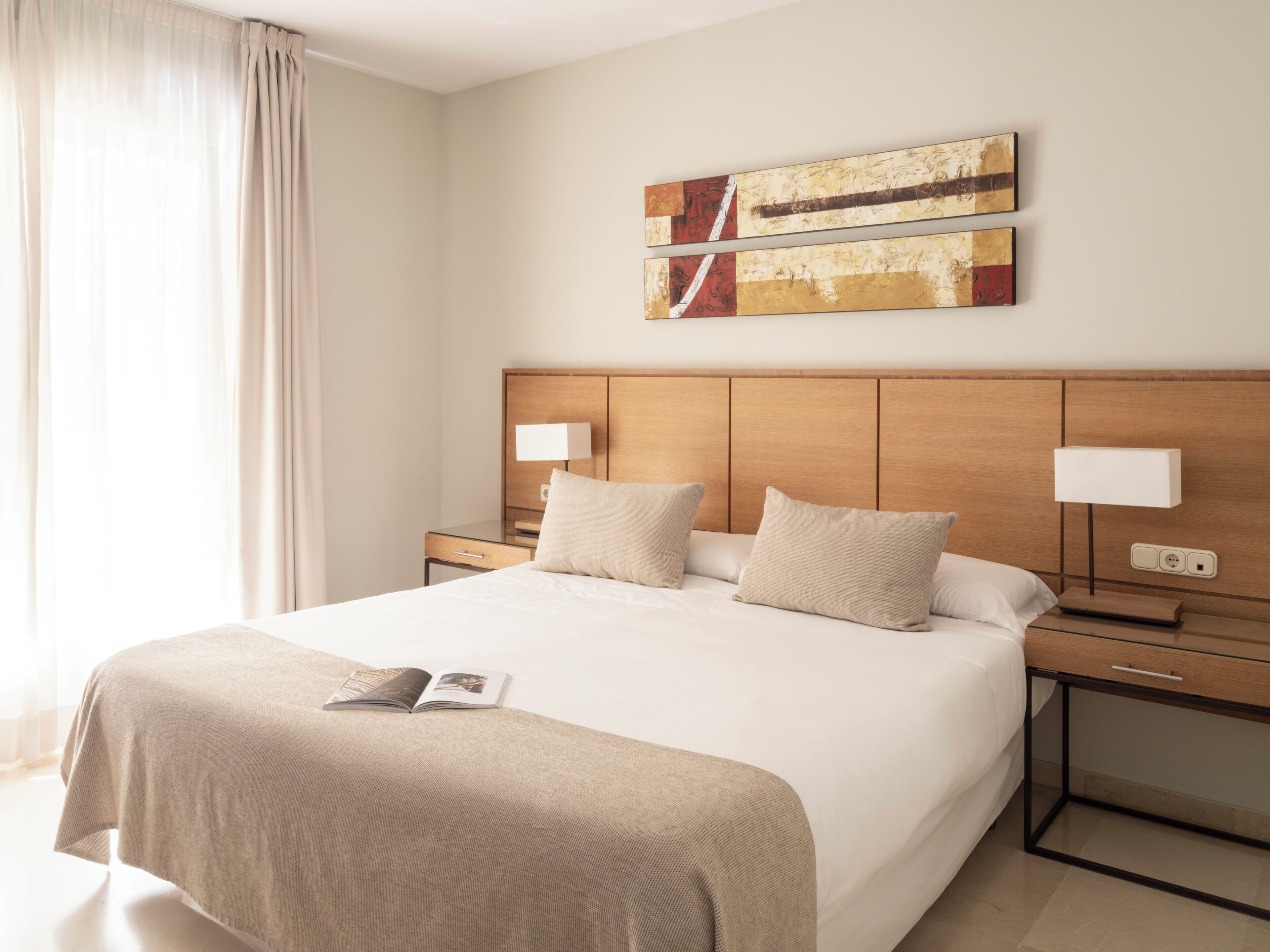 1 bedroom, in-room safe, desk, blackout curtains