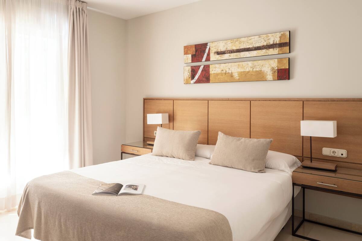 1 bedroom, in-room safe, desk, blackout drapes