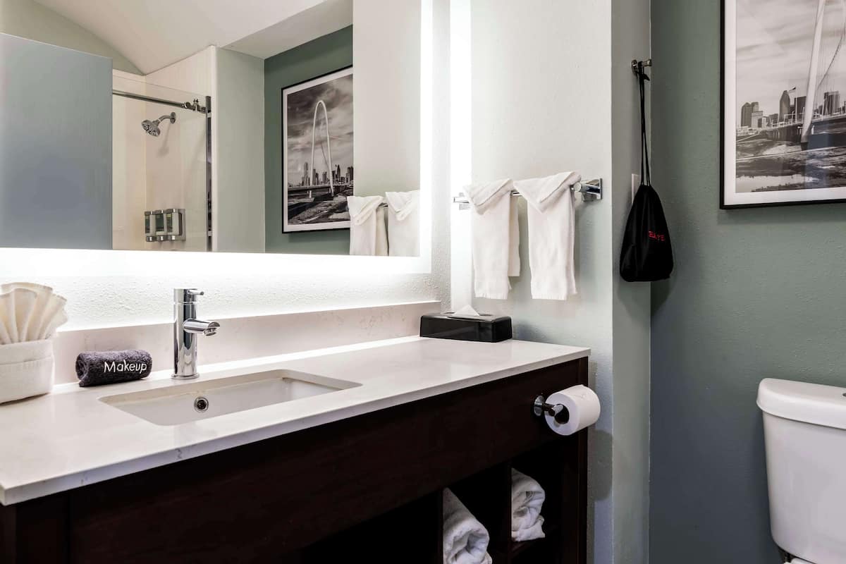 standard room, 2 queen beds, non smoking, refrigerator & microwave | bathroom | free toiletries, hair dryer, towels